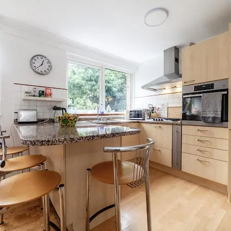 Apartment Peaceful Renovated 5bdr House Wgarden
