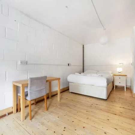 Peaceful Renovated 5bdr House Wgarden Apartment