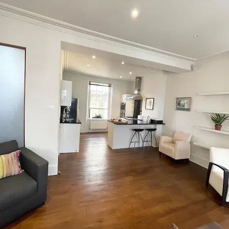 Victoria Maisonette
