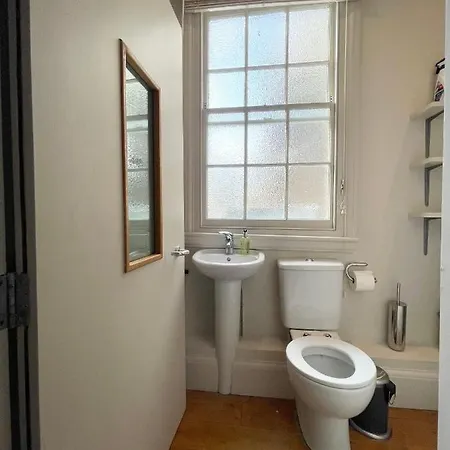 Victoria Maisonette London