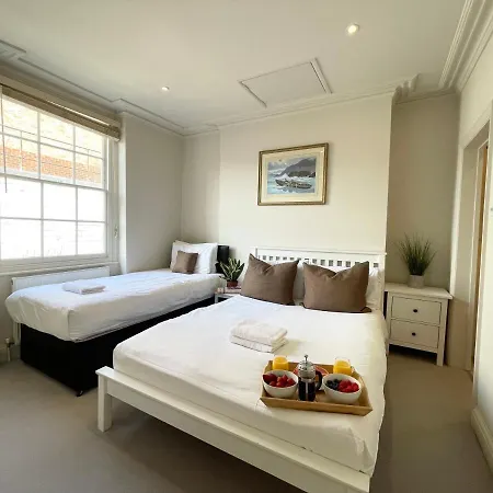 Apartment Victoria Maisonette London