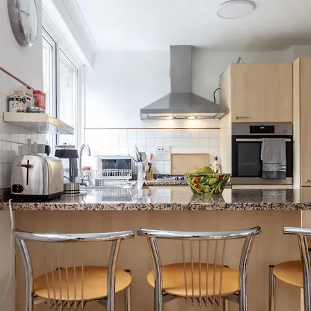 Apartment Peaceful Renovated 5bdr House Wgarden London
