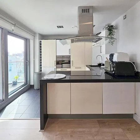 Beautiful 2 Bedroom Flat In Battersea Apartment