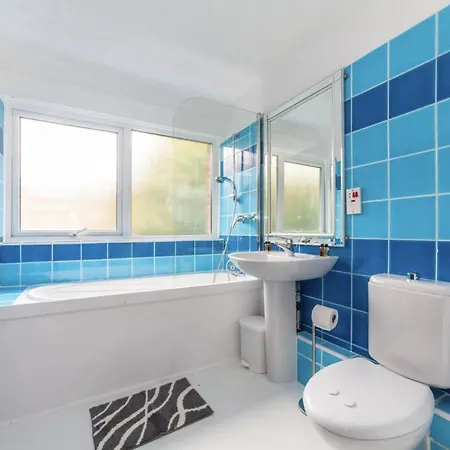 Apartment Peaceful Renovated 5bdr House Wgarden
