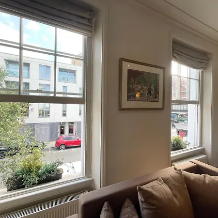 Apartment Victoria Maisonette London