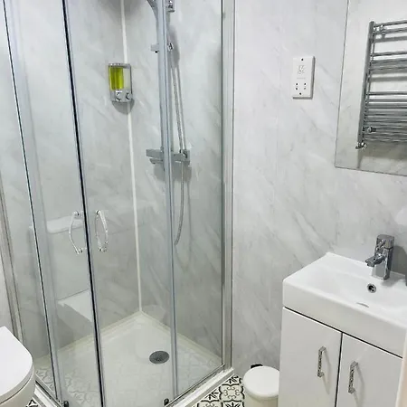 Riverside Docklands E14 Guest house London