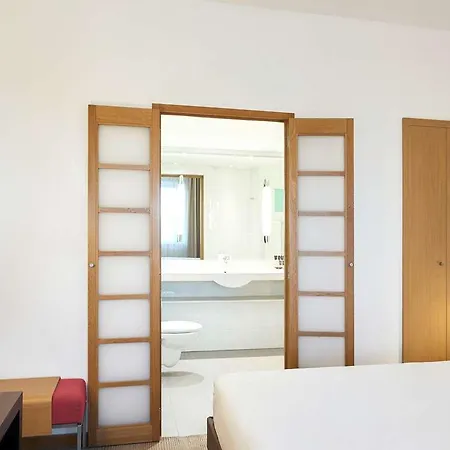 Novotel West