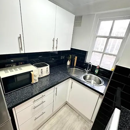 Apartment Vibrant 2-Bedroom Flat With Elevator In Marylebone, Close To Hyde Park & Edgware Road *