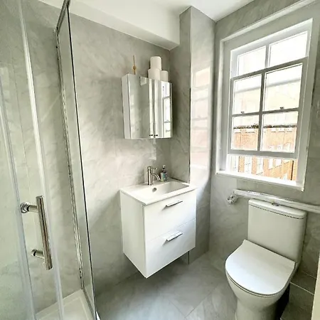 Vibrant 2-Bedroom Flat With Elevator In Marylebone, Close To Hyde Park & Edgware Road * London