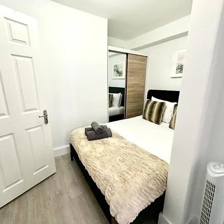 Apartment Vibrant 2-Bedroom Flat With Elevator In Marylebone, Close To Hyde Park & Edgware Road *