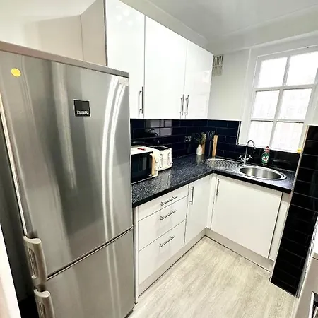 Vibrant 2-Bedroom Flat With Elevator In Marylebone, Close To Hyde Park & Edgware Road Apartment