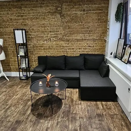 Cosy Flat In North