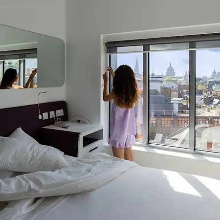 Yotel Hotel *