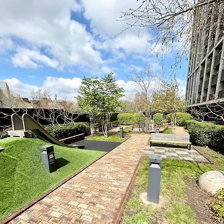 Large Two Bed & Two Bathroom Penthouse That Sleeps 6 Apartment *