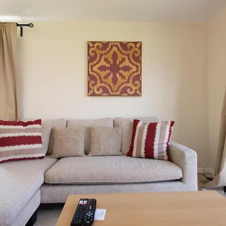Apartment Modern 2 Bed 4 Separate Beds In Thamesmead *