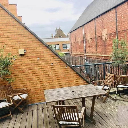 Spacious Mews Apartment, Clapham Londres