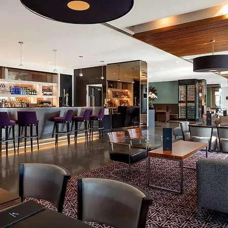 Radisson Blu Edwardian New Providence Wharf 호텔 *