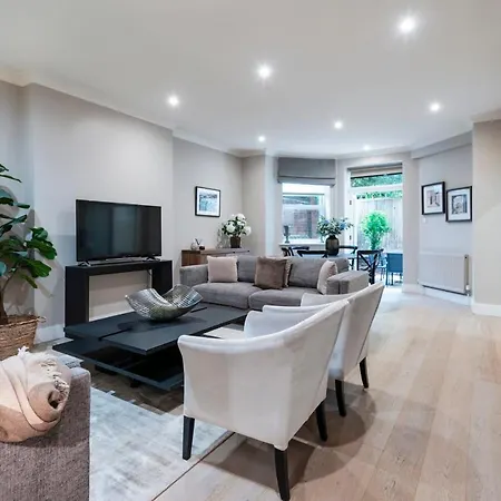 Hampstead Garden Flat-hosted By Sweetstay