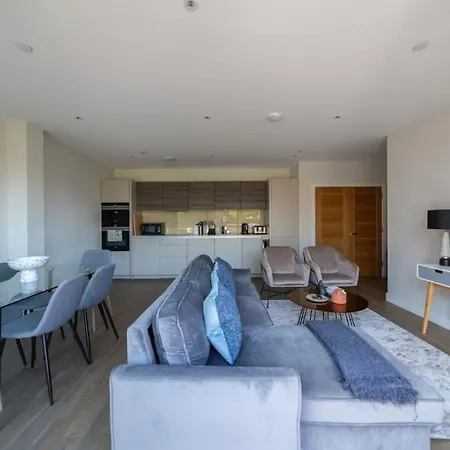 The Hampstead Hideout - Glamorous 3bdr Flat With Balcony * London