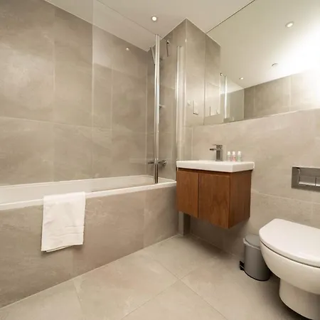 The Hampstead Hideout - Glamorous 3bdr Flat With Balcony