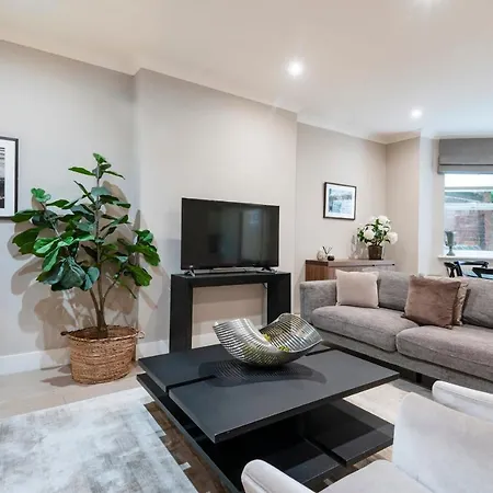 Hampstead Garden Flat-hosted By Sweetstay Londyn