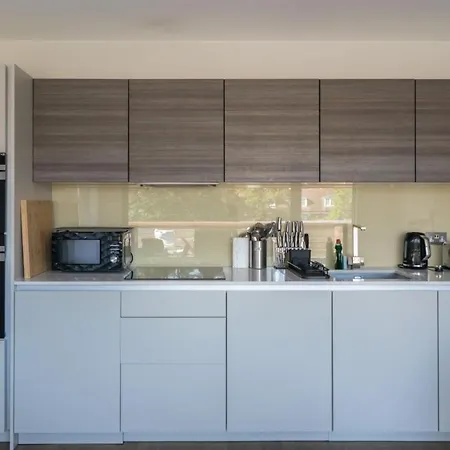 The Hampstead Hideout - Glamorous 3bdr Flat With Balcony