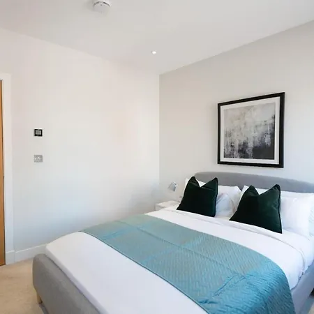 The Hampstead Hideout - Glamorous 3bdr Flat With Balcony * London
