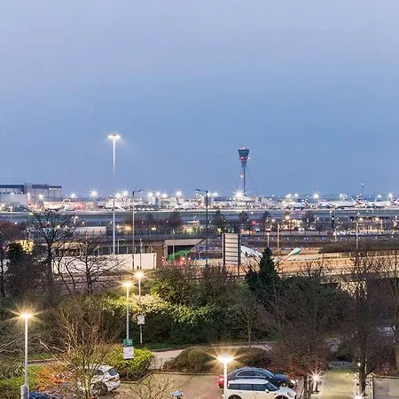 Radisson Red Heathrow * Londres