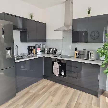 Tw11 - Book A Room Or Entire Apartment * Teddington