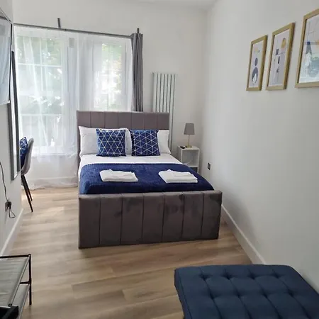 Tw11 - Book A Room Or Entire Apartment Apartment *