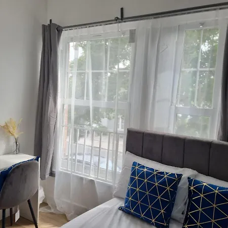 Tw11 - Book A Room Or Entire Apartment Apartment Teddington