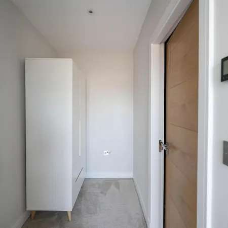 The Hampstead Hideout - Glamorous 3bdr Flat With Balcony * London