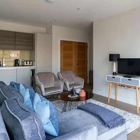 The Hampstead Hideout - Glamorous 3bdr Flat With Balcony * London