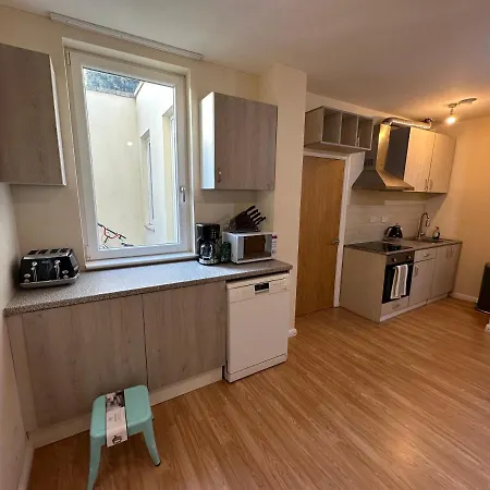 North Spacious: 7-bedroom Group Retreat With Gym Holiday home *