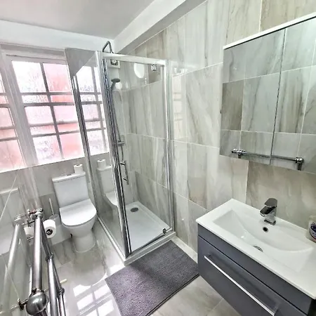 Vibrant 2-Bedroom Flat With Elevator In Marylebone, Close To Hyde Park & Edgware Road Apartment London