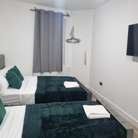 Tw11 - Book A Room Or Entire Apartment Apartment *