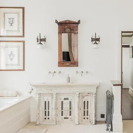 A Chelsea Retreat - 2 Bedroom With Garden And Parking Apartment