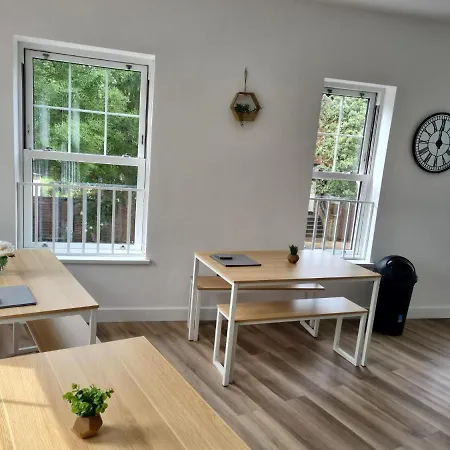 Tw11 - Book A Room Or Entire Apartment Apartment *