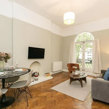 Chic 1 Bedroom In Bloomsbury, Sleeps 4 Apartment *