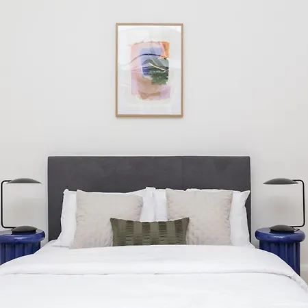 Apartment Chic 1 Bedroom In Bloomsbury, Sleeps 4 London