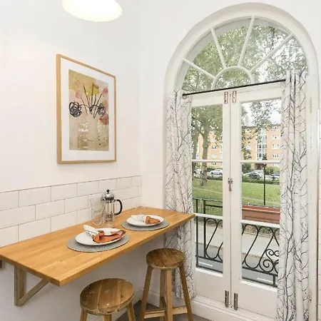 Chic 1 Bedroom In Bloomsbury, Sleeps 4 * London