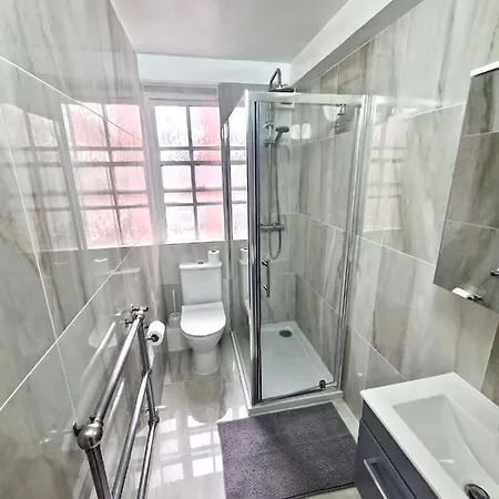 Vibrant 2-Bedroom Flat With Elevator In Marylebone, Close To Hyde Park & Edgware Road London