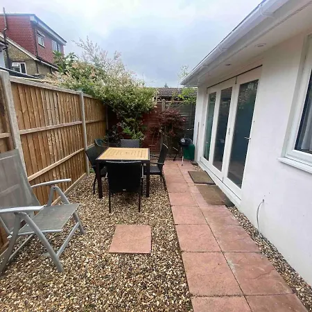 Studio With Own Garden Apartment *