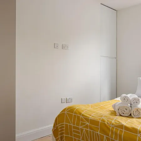 Apartment Kensington High Street