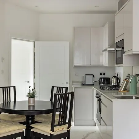 Kensington High Street Apartment London
