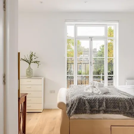 Apartment Kensington High Street *