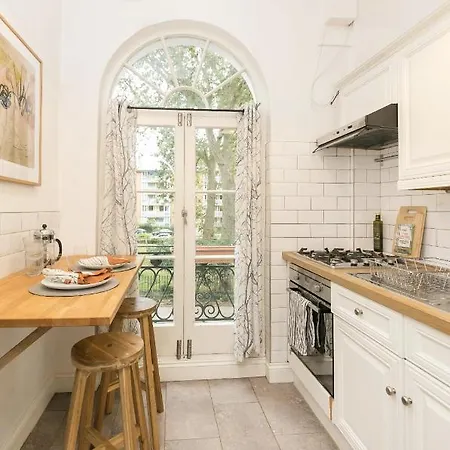 Chic 1 Bedroom In Bloomsbury, Sleeps 4 Apartment