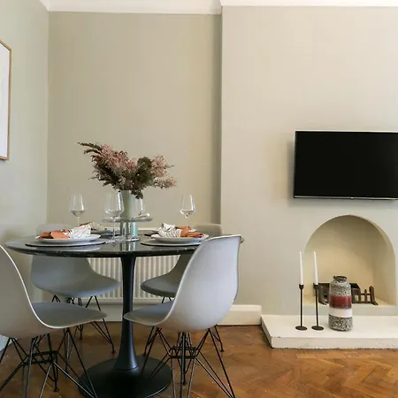 Chic 1 Bedroom In Bloomsbury, Sleeps 4 Apartment *