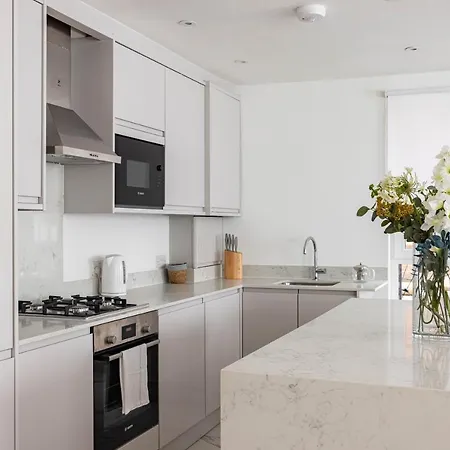 Kensington High Street Apartment
