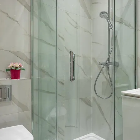 Kensington High Street Apartment London
